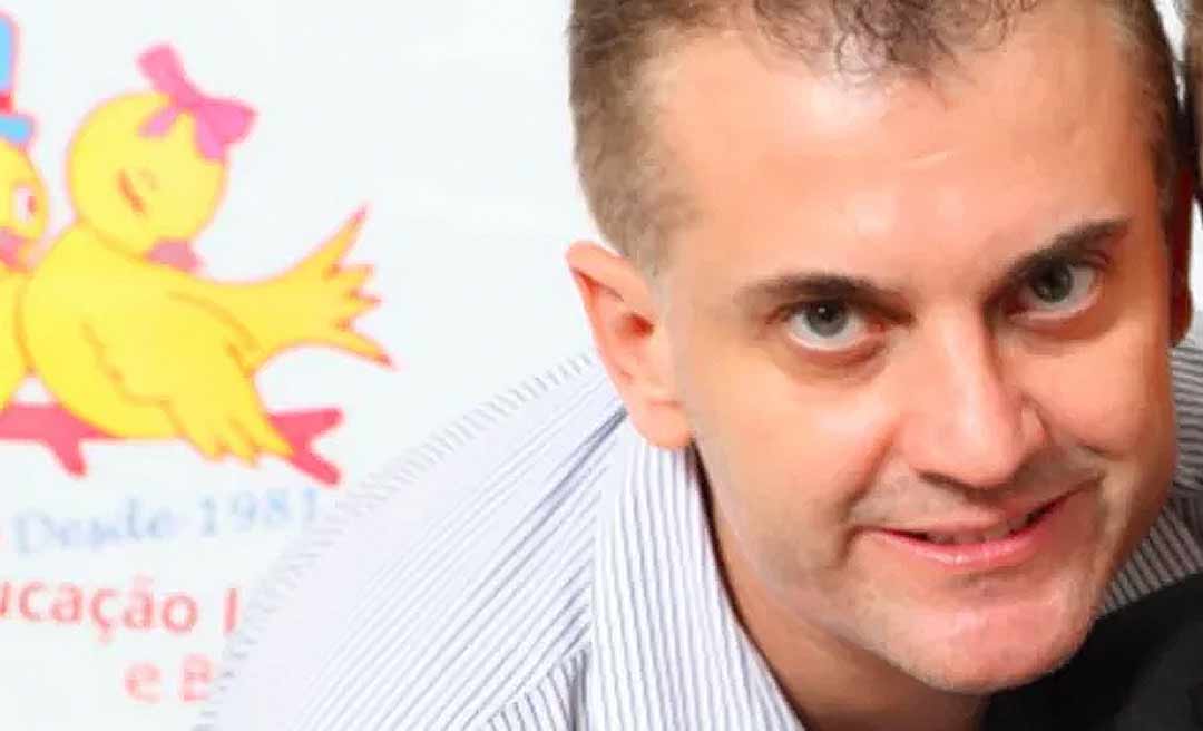 Negociador de 400 milhões de doses de vacinas recebeu auxílio emergencial