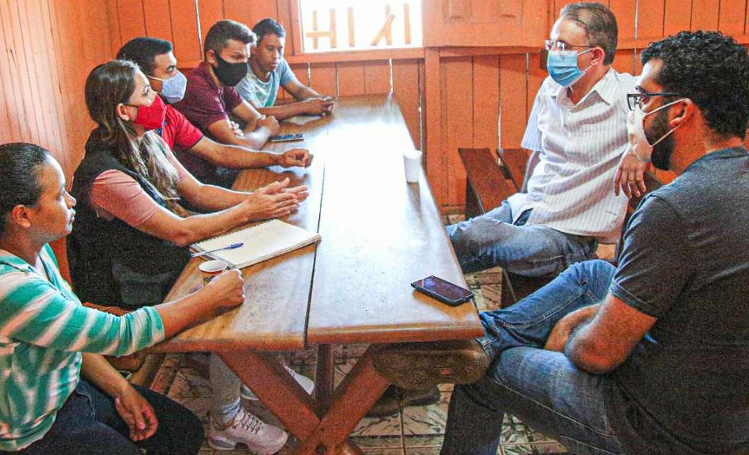 Em Capixaba, Leo de Brito visita produtores rurais e anuncia emendas