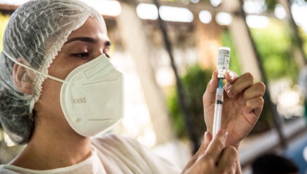 Prefeitura está há dois dias sem divulgar idade e locais de vacinação