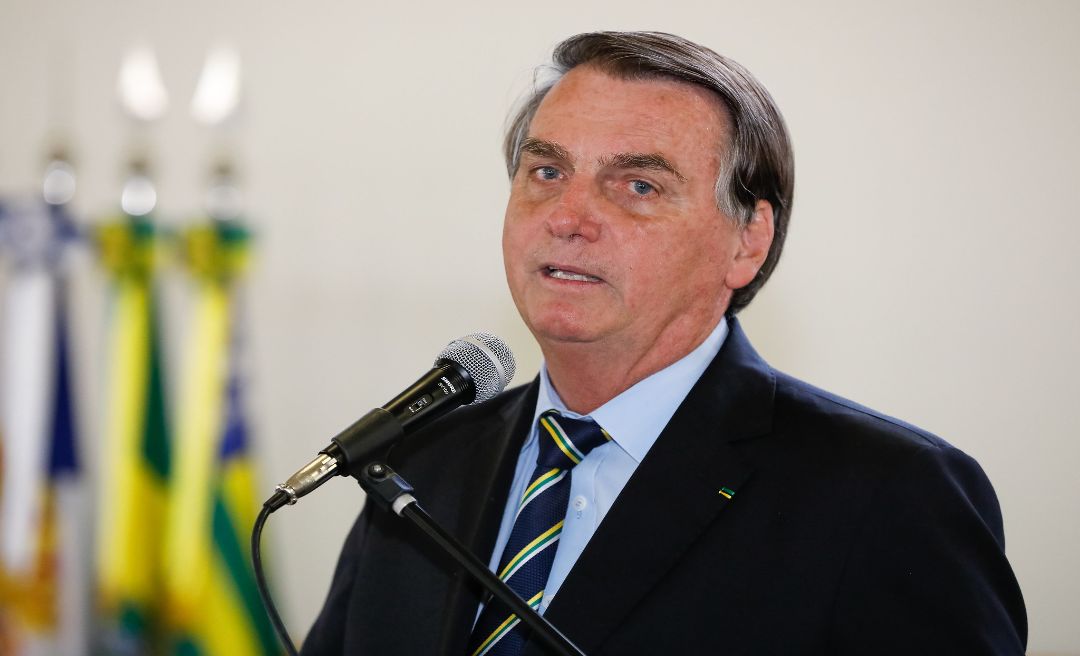 Bolsonaro está ‘evoluindo de forma satisfatória’, informa boletim médico
