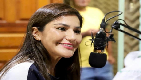 Em entrevista na Difusora de Tarauacá, Jéssica Sales reafirma pré-candidatura ao Senado