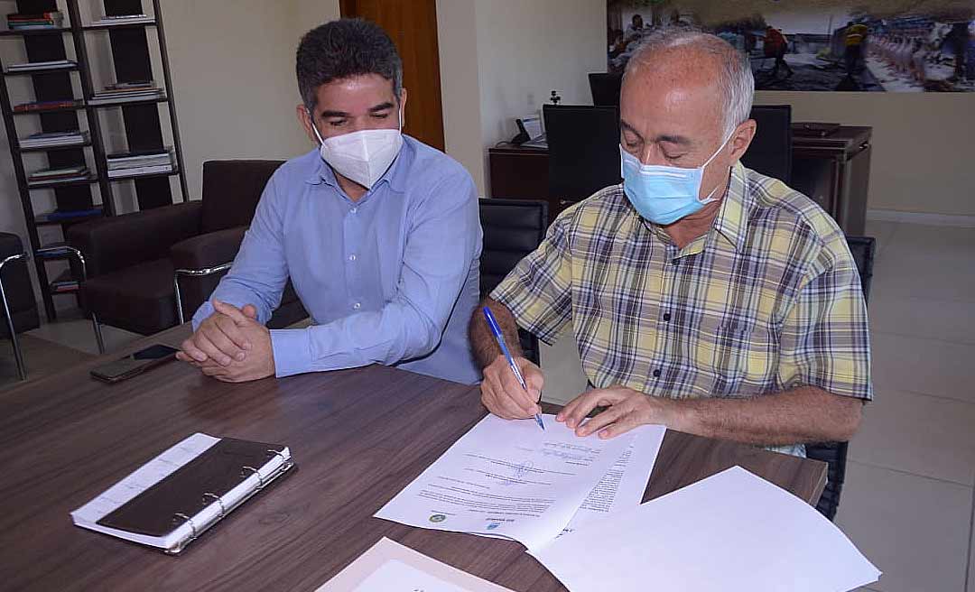 Governo e Prefeitura de Rio Branco assinam termo de cooperação em tecnologia da informação