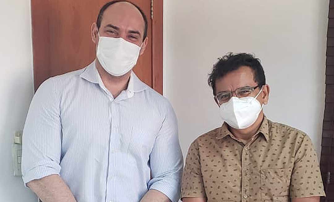 Gonzaga se reúne com juiz e delegado para buscar instalação de delegacia de combate a crimes virtuais