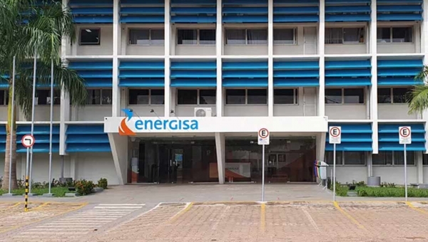 Energisa é condenada a pagar mais de R$ 12 mil a familiares de homem que morreu ao receber descarga elétrica