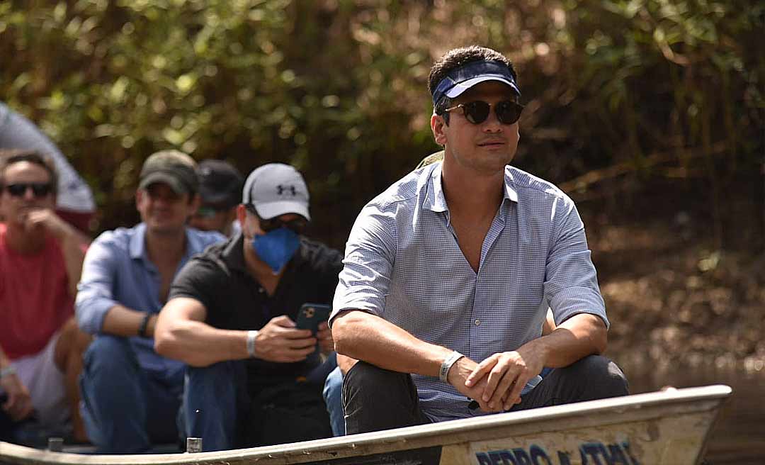 Comitiva do BNDES visita centro de Cruzeiro do Sul e se reúne com comunidade do Croa