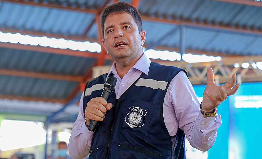 No Juruá, Gladson diz que candidaturas ao governo contra ele são "da democracia": "O tempo é o senhor da razão"