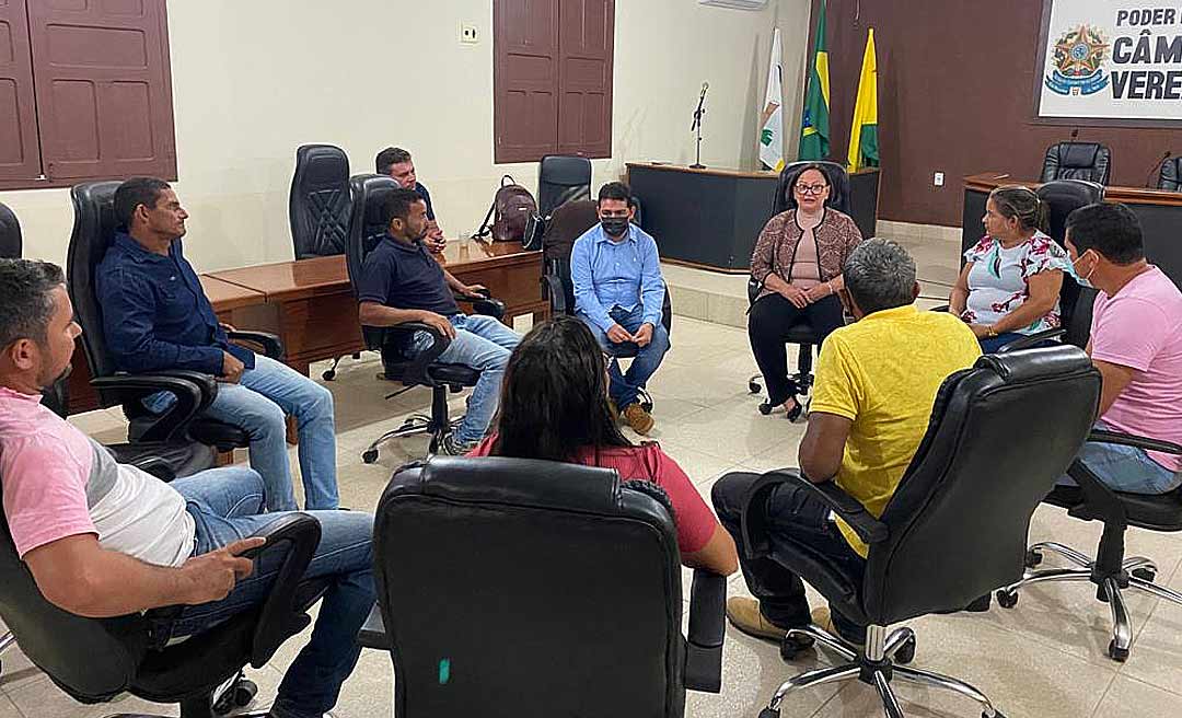 Vanda Milani cumpre recesso parlamentar em caravana pelo interior do Acre dialogando com o povo