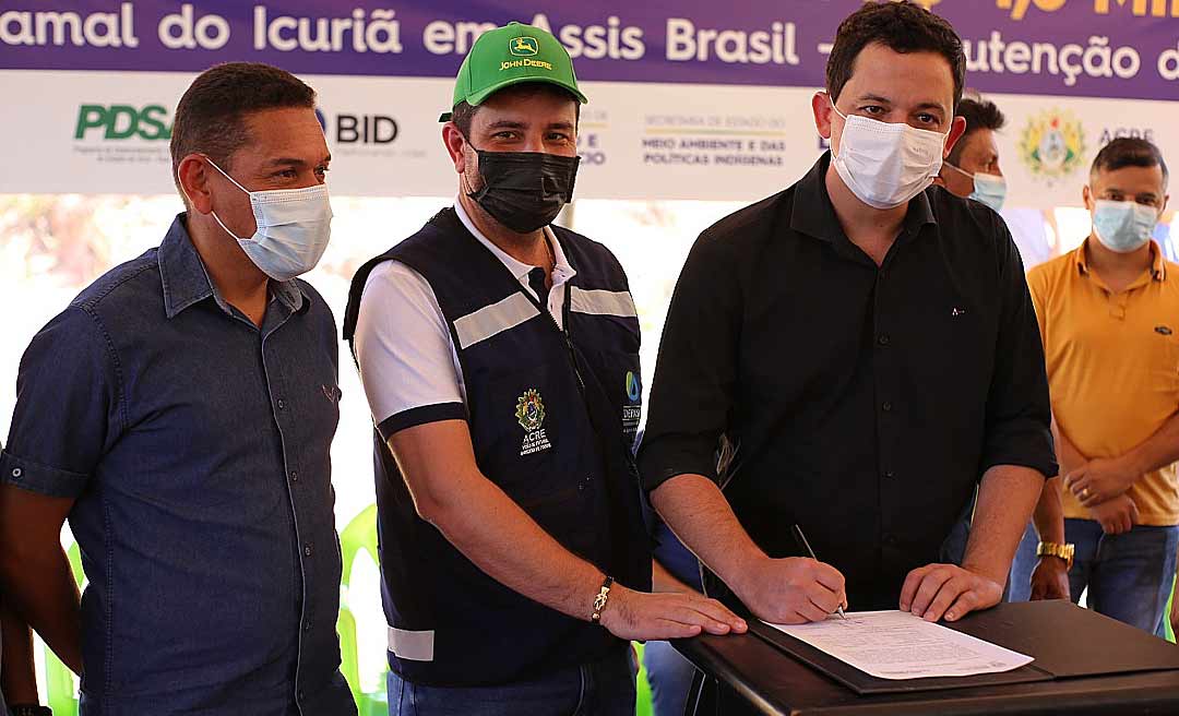 Ao lado de Jerry, Gladson autoriza reabertura do maior ramal de Assis Brasil