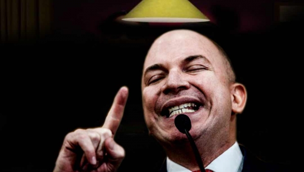 Gladson veta lei que obriga Energisa notificar consumidor presencialmente 48 horas antes do corte