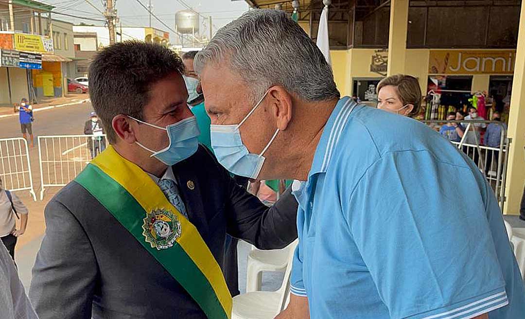 Com a presença de Gladson, Bocalom e Petecão, Seis de Agosto comemora aniversário