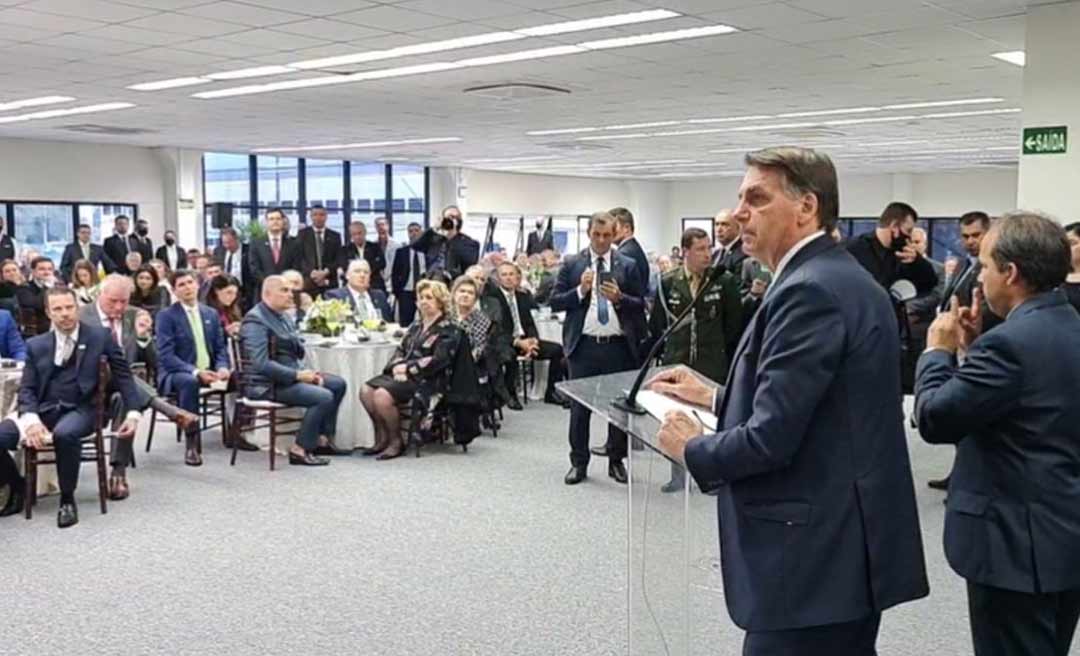 “Barroso quer que nossas filhas de 12 anos tenham relações sexuais”, diz Bolsonaro ao repetir fake news