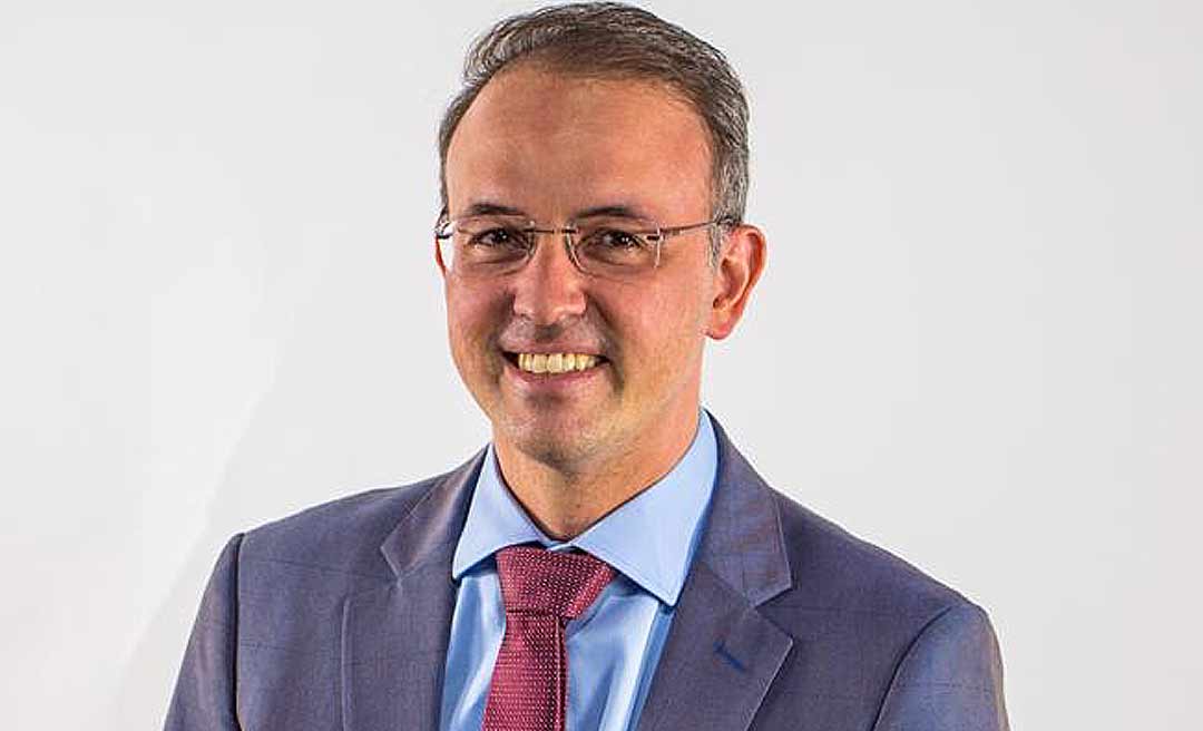 Leo de Brito diz que discussão do voto impresso não é prioridade para o País e lamenta agenda do Congresso