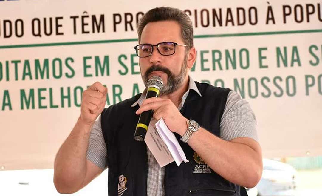 Alan Rick destaca a assinatura da ordem de serviço para a construção do porto de Porto Acre