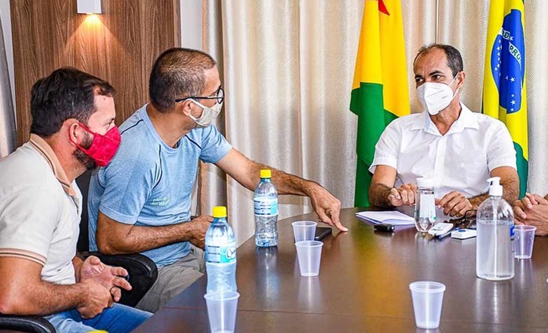 Prefeitura, Ministério da Agricultura e Estado debatem combate a praga do cacau e do cupuaçu