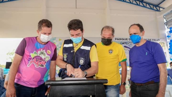 Em Feijó, Gladson anuncia investimentos, entrega ônibus escolares e almoça com produtores rurais