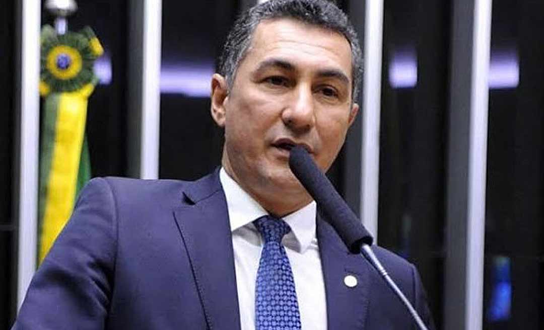 Jesus Sérgio apresenta emenda ao novo Bolsa Família para mulher chefe de família receber R$ 800