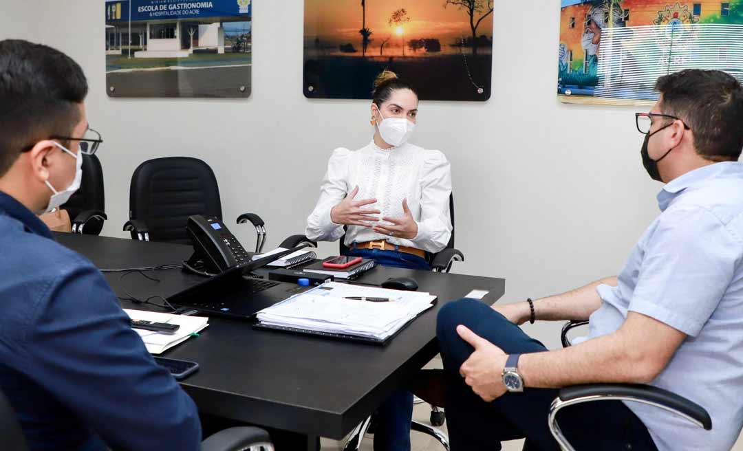 Gabinete da Primeira-Dama e Infraestrutura tratam do retorno da obra da brinquedoteca do Hospital da Criança