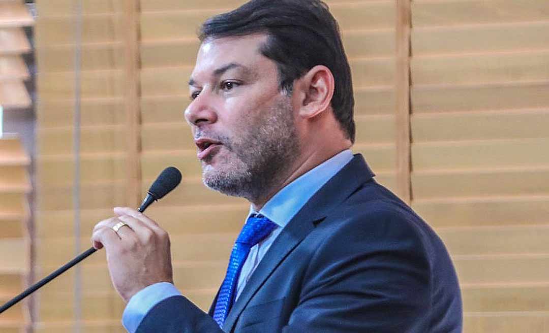 Defensor da redução do preço do combustível, Duarte se reunirá com Procon e distribuidoras