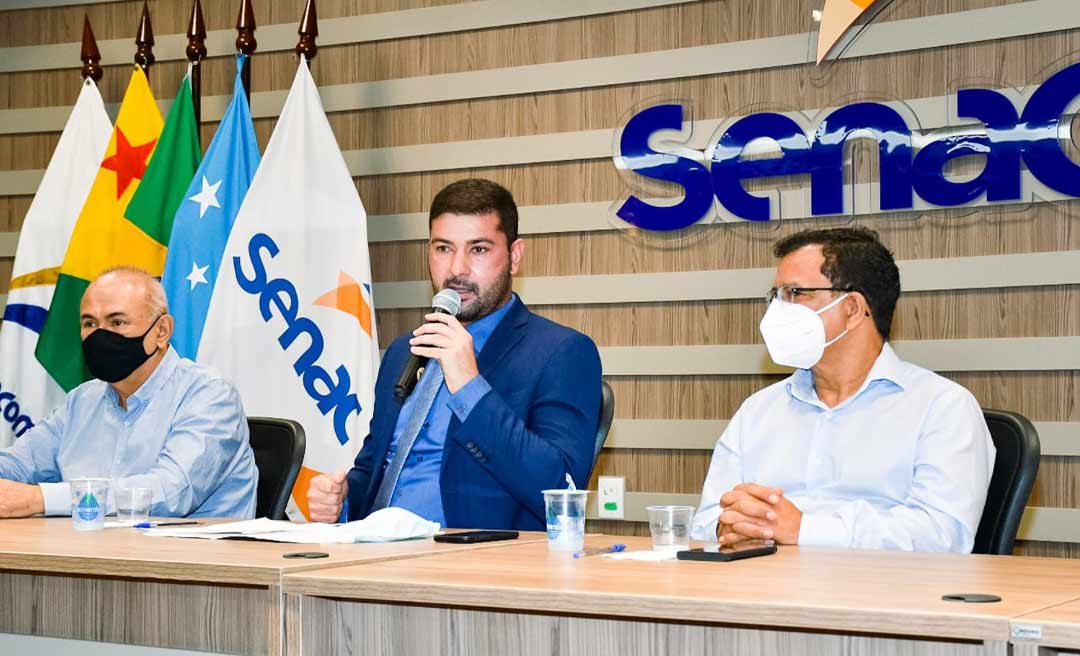 Nicolau Júnior destaca importância das empresas durante Primeiro Seminário das Associações Comerciais do Juruá