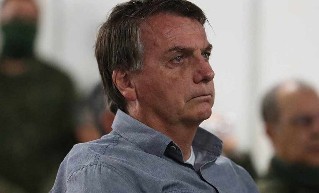 Bolsonaro: "Brasil vive momentos não muito tranquilos, mas Exército conforta"