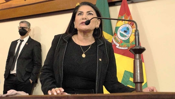 Deputada estadual Antônia Sales comemora envio de ambulâncias para interior