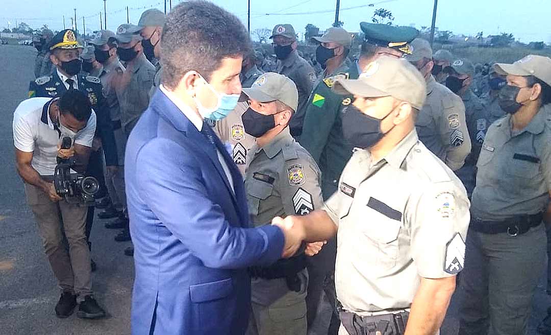 243 PMs e bombeiros do Acre são promovidos a praças e oficiais em solenidade