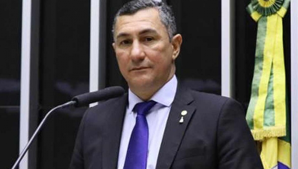 Jesus Sérgio apresenta projeto para que estabelecimentos comerciais ofereçam água filtrada gratuitamente