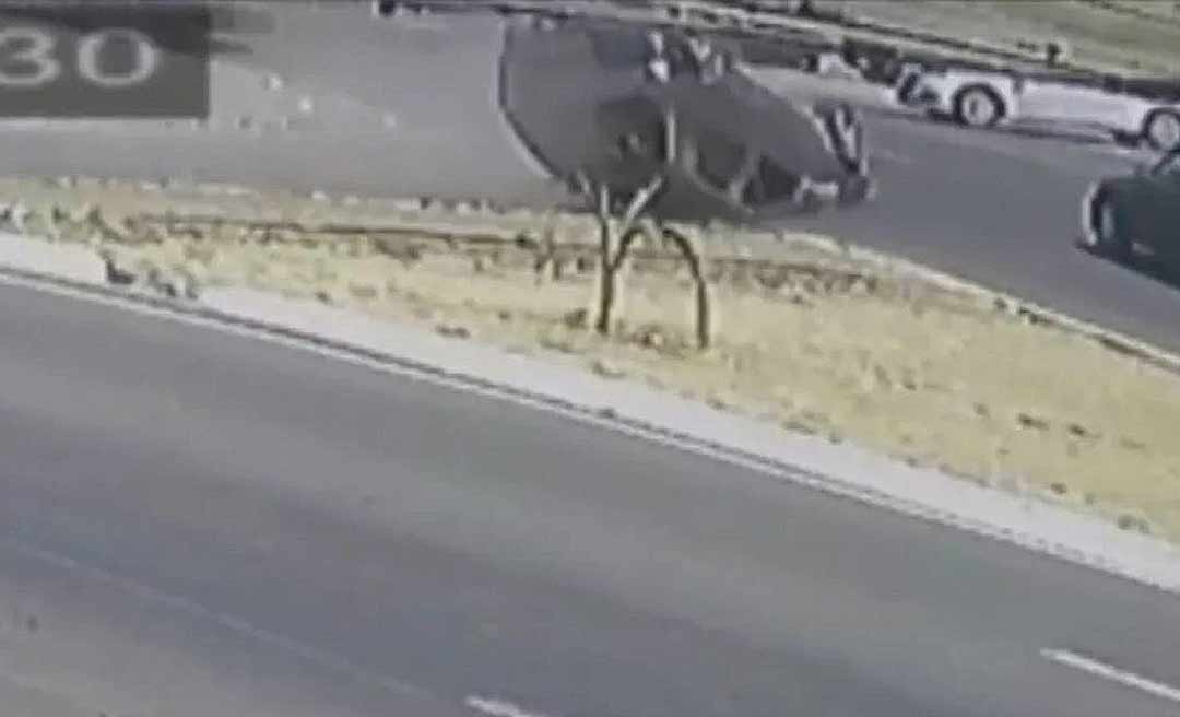 Pai é preso suspeito de dirigir bêbado; filho de 8 meses foi arremessado do carro em acidente