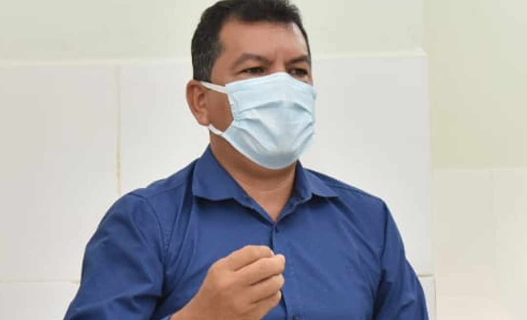 Frank Lima tenta indicar secretária e diretora interinas, proíbe mudanças na equipe da Semsa e promete “voltar por cima”