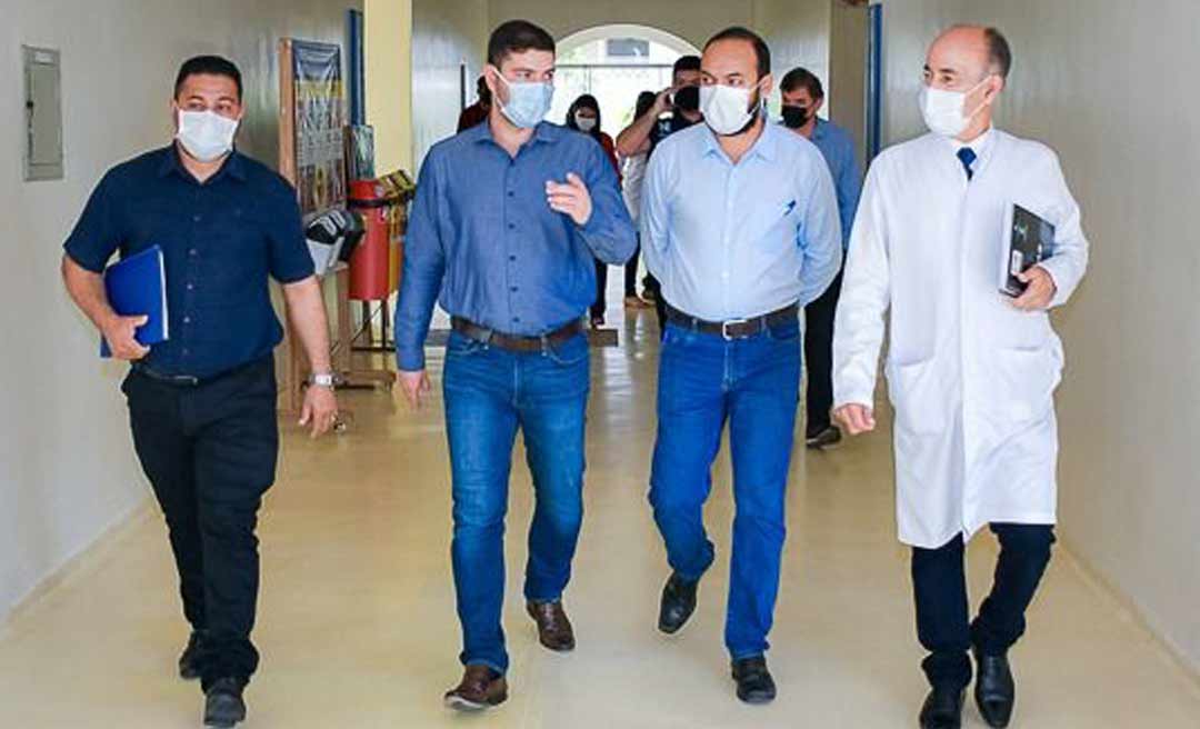 Nicolau faz visita de cortesia e destaca mudanças na Fundação Hospital do Acre