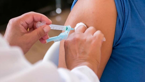 Acre está na lista dos estados que menos progrediram na vacinação em agosto