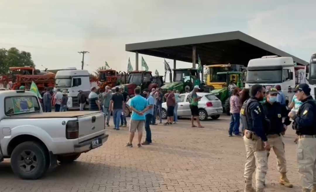 Caminhoneiros encerram bloqueios e protestos na BR-364, confirma PRF