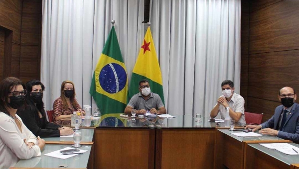 Calegário se reúne com secretários para tratar da implantação de leis que protegem crianças e adolescentes