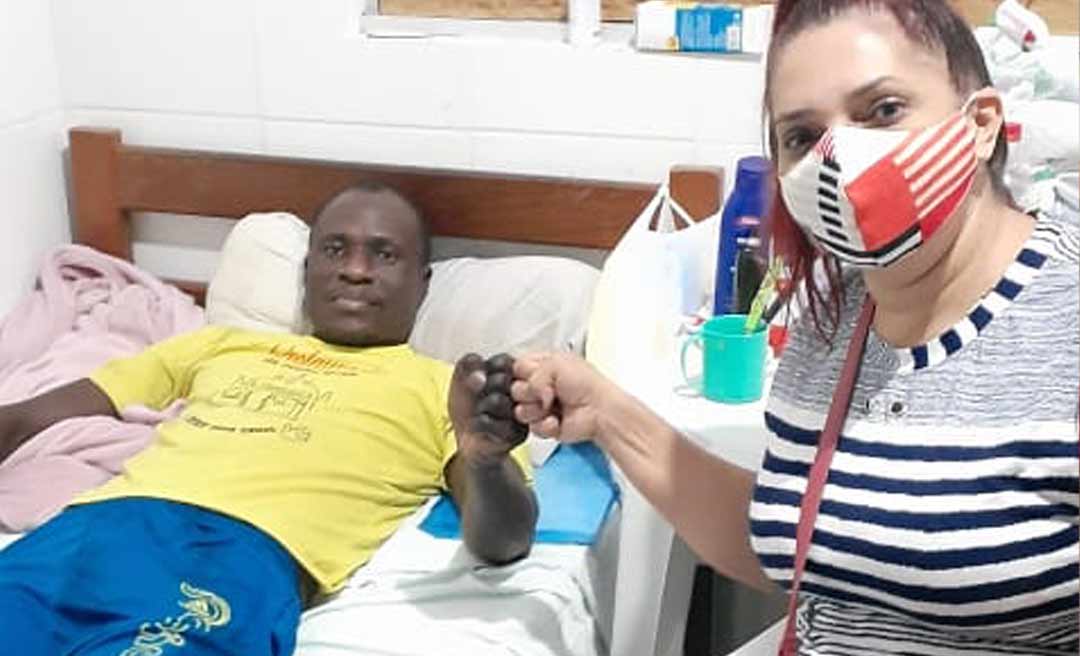 Haitiano que ficou paraplégico após ser forçado a se jogar da Ponte da Integração precisa de cadeira de rodas