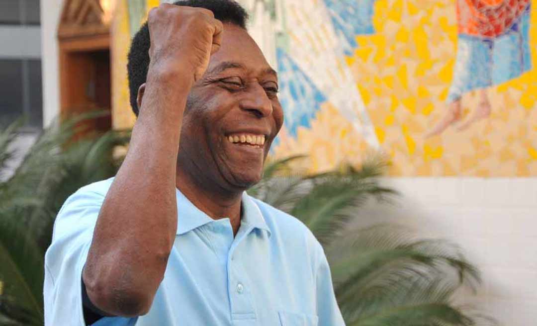Pelé tem alta da UTI e continua em recuperação no hospital, segundo boletim médico