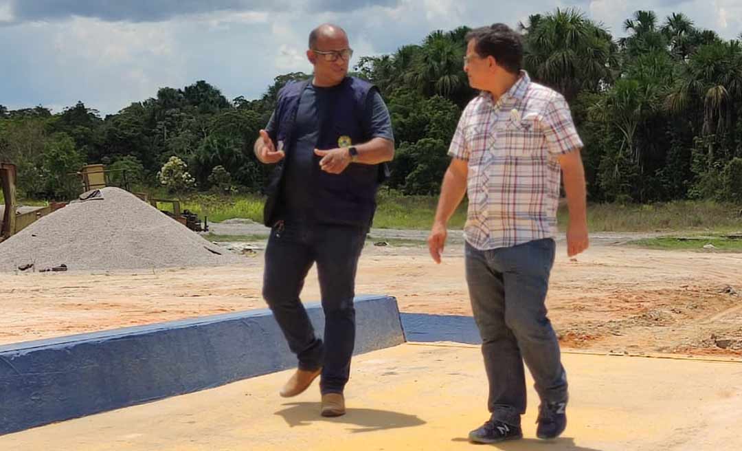 Gonzaga visita obras executadas pelo Deracre no Juruá e parabeniza governo por melhorias