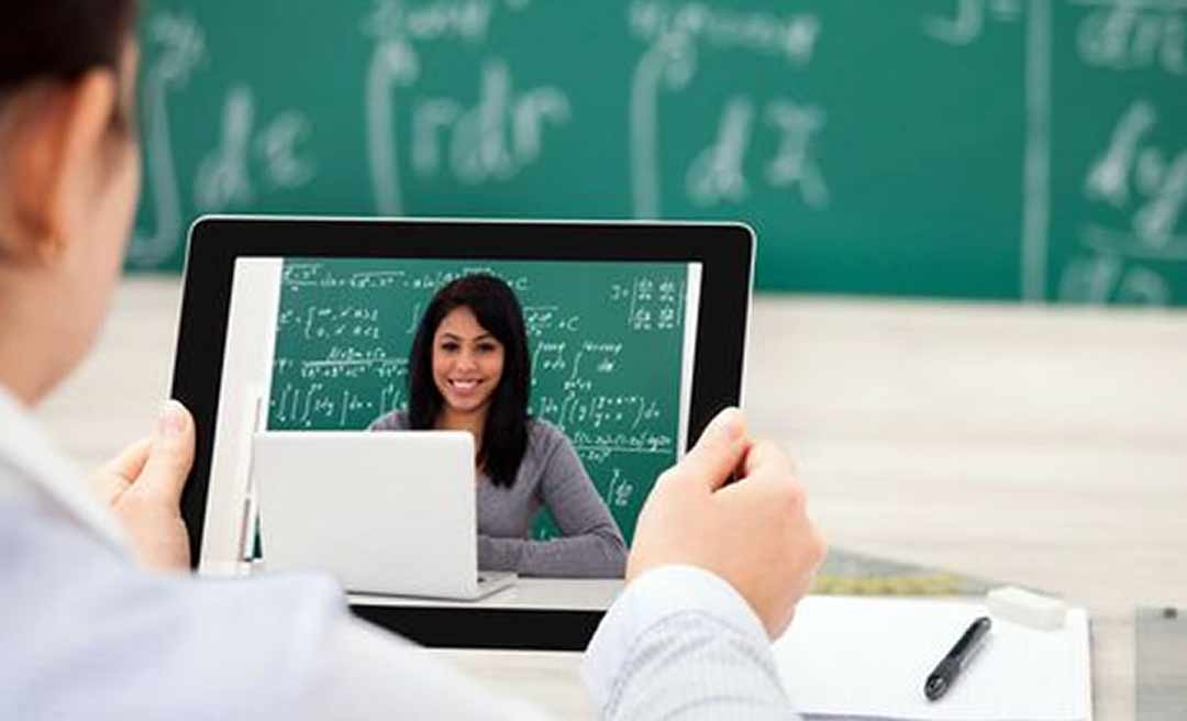 SinproAcre comemora decreto que beneficia professores com notebook e plano de internet