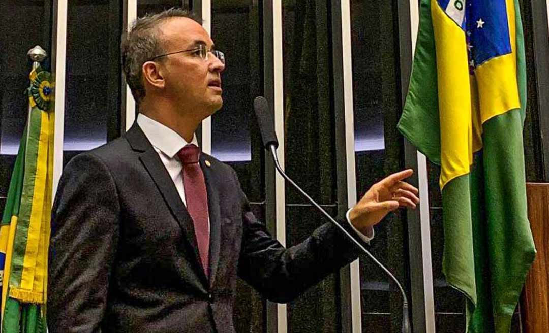 Leo de Brito defende adiamento de votação da PEC 32 e diz que debate precisa ser aprofundado