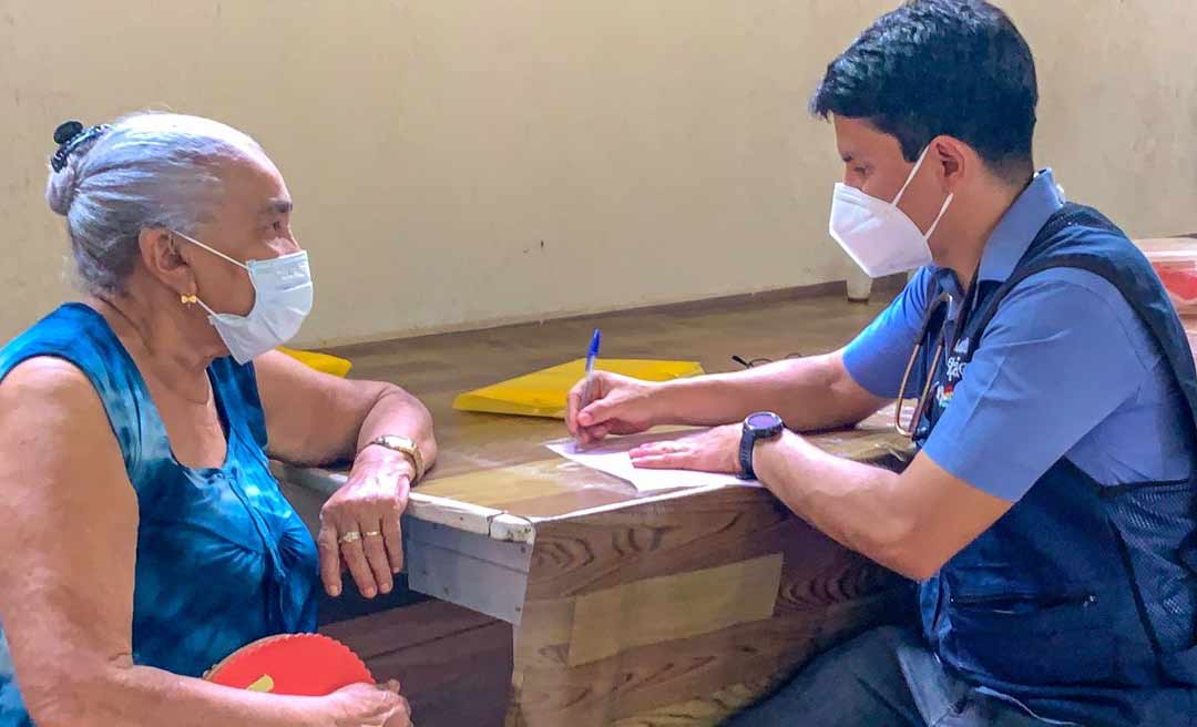 Dr. Jenilson Leite participa de ação de saúde no bairro Irineu Serra e auxilia no atendimento dos moradores