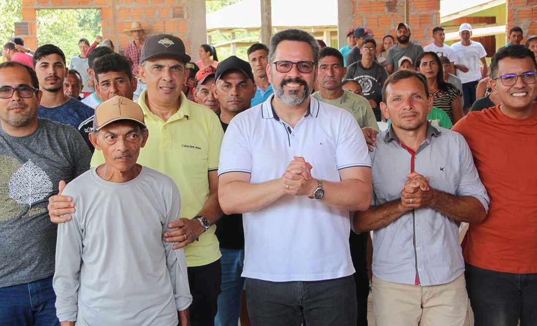 Em visita ao Caeté, Alan Rick reúne-se com moradores da Resex Cazumbá-Iracema e ouve demandas locais