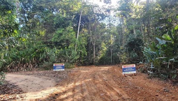 Deracre realiza melhorias no Ramal Sacada na zona rural de Rio Branco