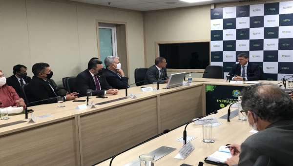 Ministro da Infraestrutura garante ao deputado Jesus Sérgio que a BR-364 não vai fechar e que nova empresa começa os trabalhos em 15 dias