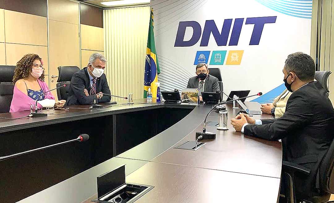 Perpétua se reúne com diretor do DNIT e cobra solução imediata para manutenção da BR-364