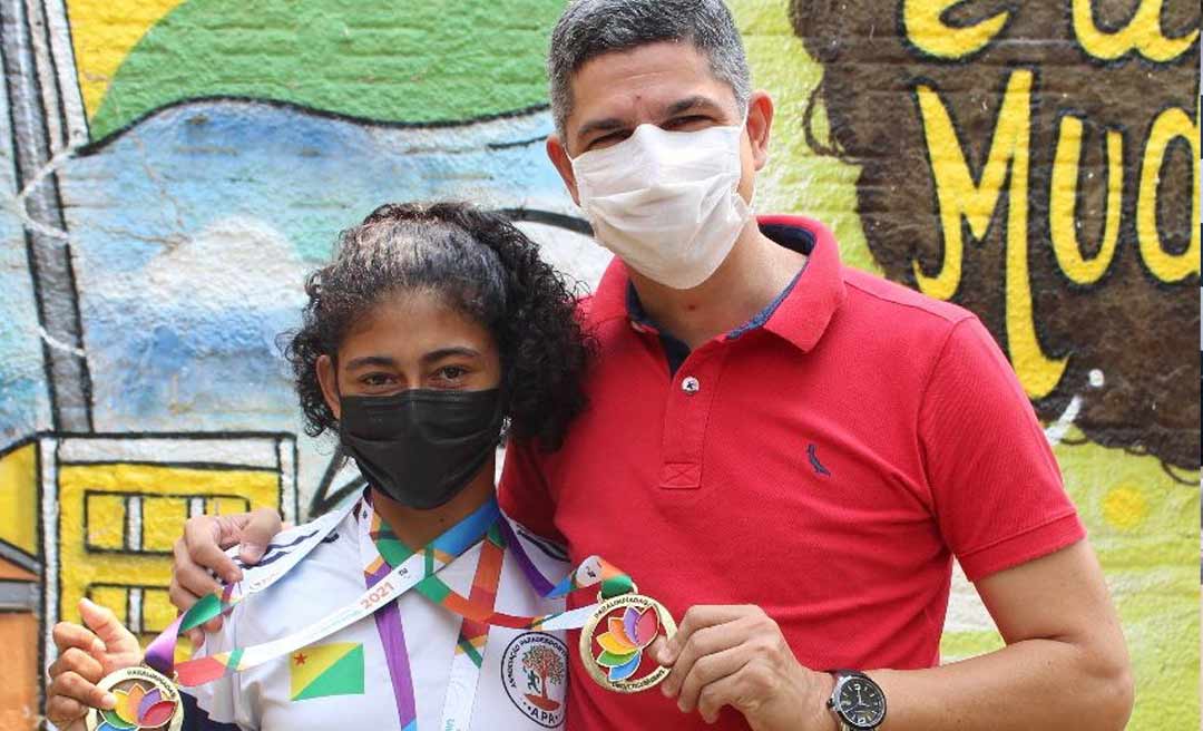 Deputado estadual Fagner Calegário recebe visita de campeã paraolímpica Gigliane Paiva