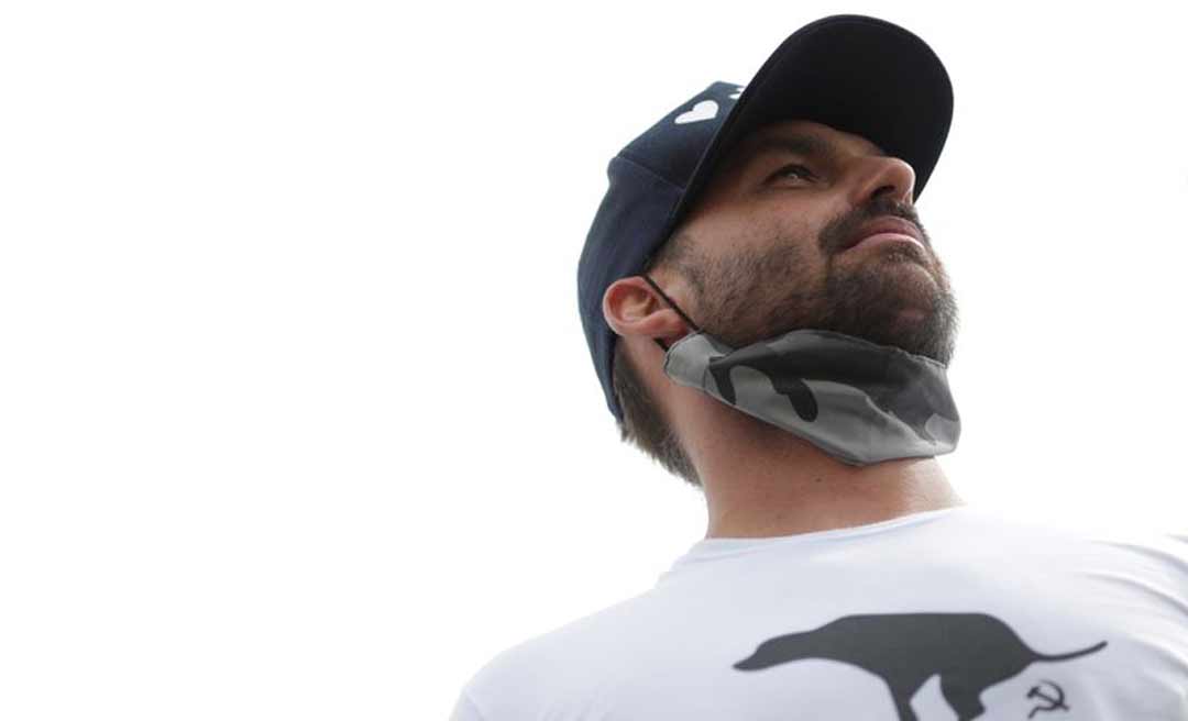 Eduardo Bolsonaro está com Covid-19 após integrar comitiva presidencial em Nova York