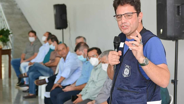 Cameli anuncia momentos de grandes investimentos em inauguração de empresa de transporte em Cruzeiro do Sul