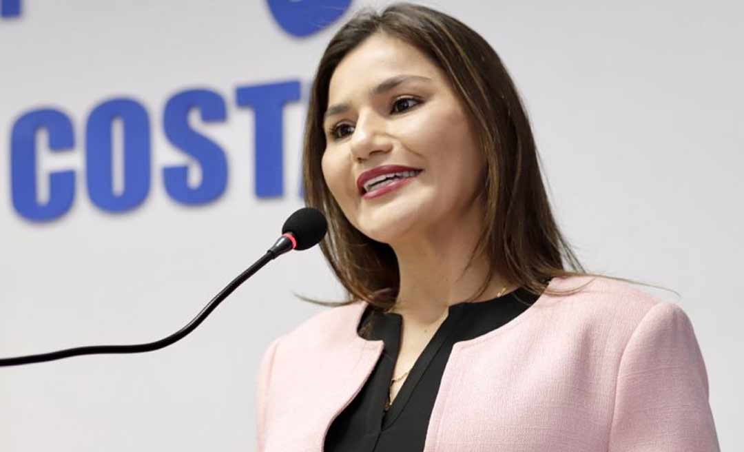 Jéssica Sales é homenageada pela Câmara de Vereadores de Cruzeiro do Sul por sua atuação parlamentar