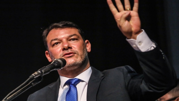 Em Cruzeiro do Sul, Duarte cobra mais empenho do Governo por trafegabilidade nos ramais e apoio aos produtores