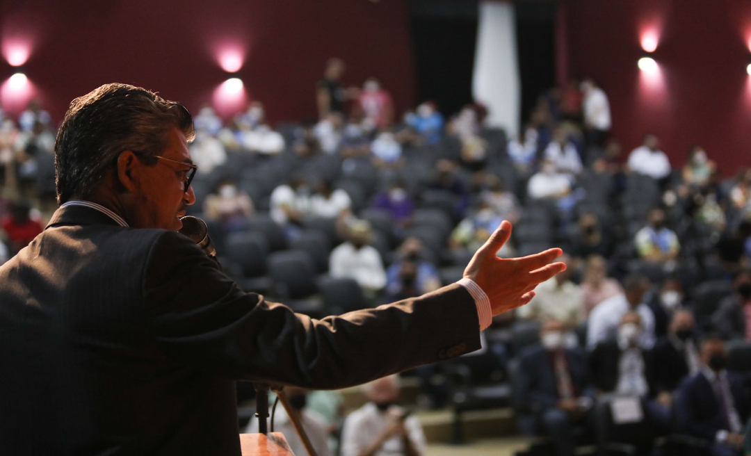 Recuperação: Edvaldo diz que governo errou ao centralizar máquinas no Deracre e não nas prefeituras