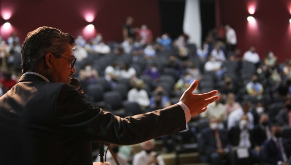 Recuperação: Edvaldo diz que governo errou ao centralizar máquinas no Deracre e não nas prefeituras